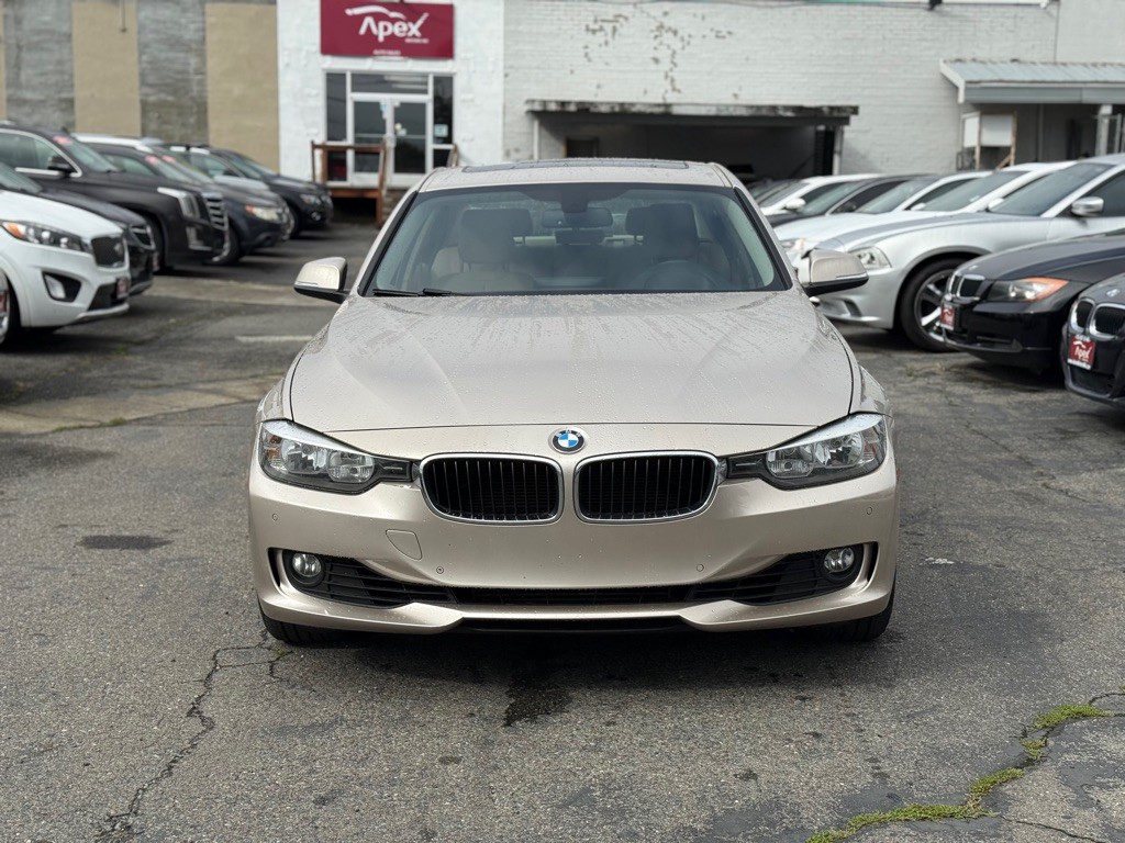 2013 BMW 3 Series Image 3
