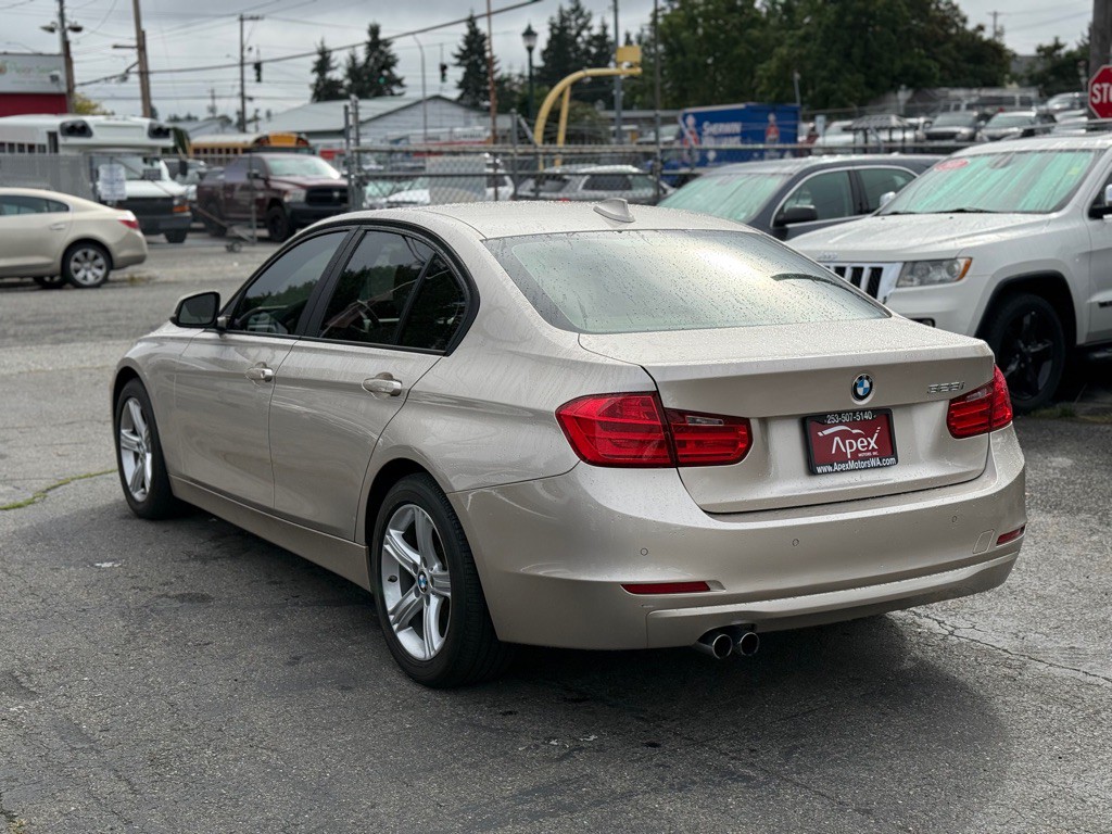 2013 BMW 3 Series Image 5