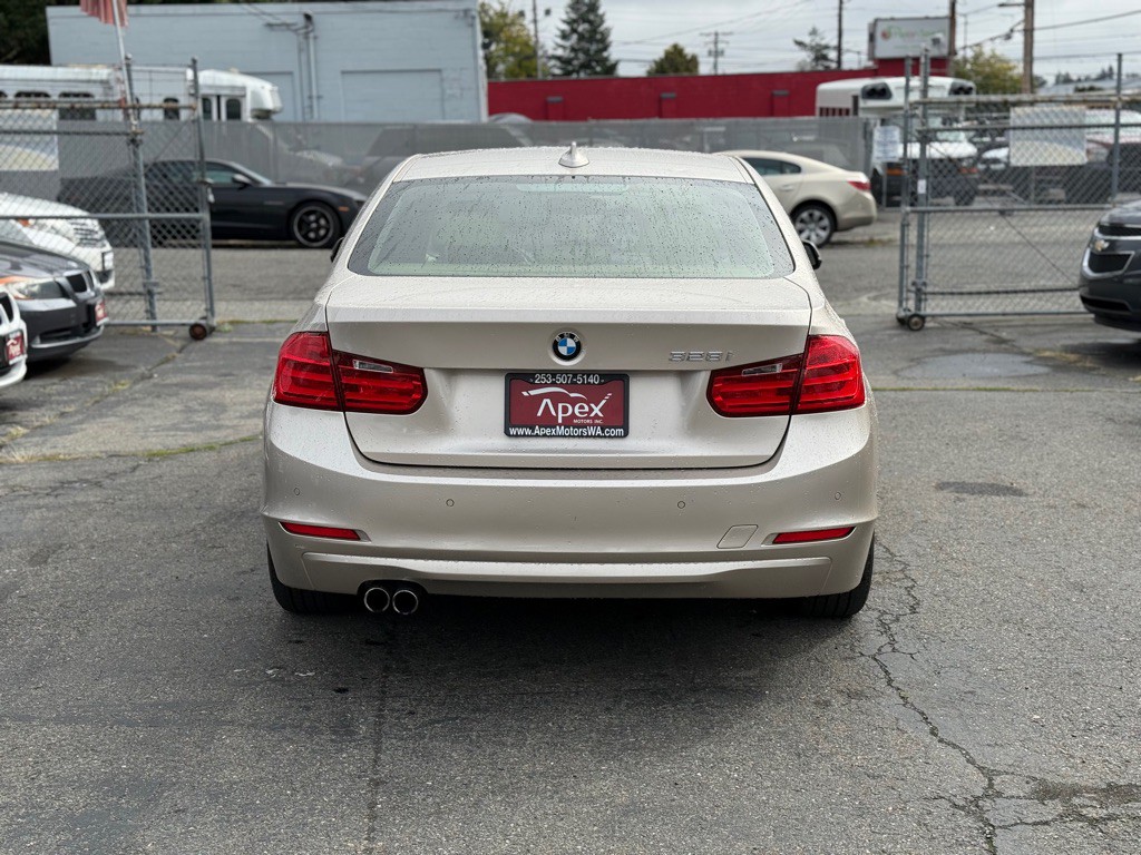 2013 BMW 3 Series Image 6
