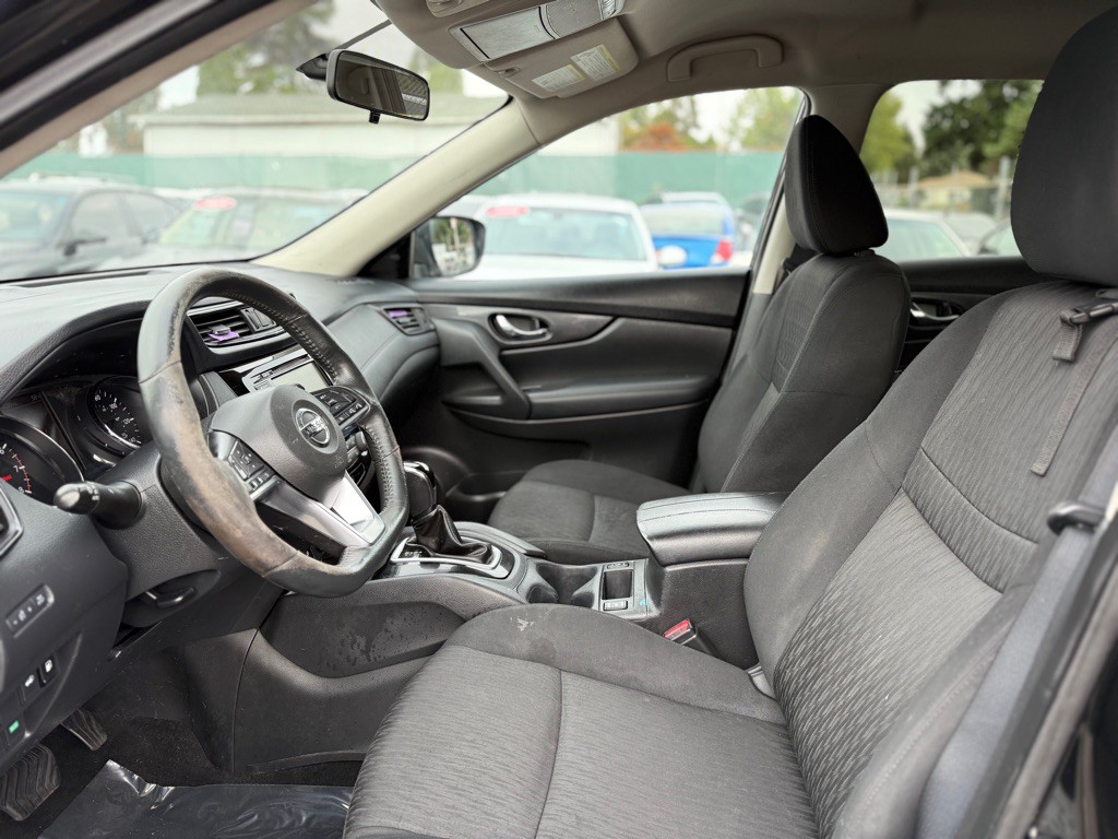 2018 Nissan Rogue Image 9