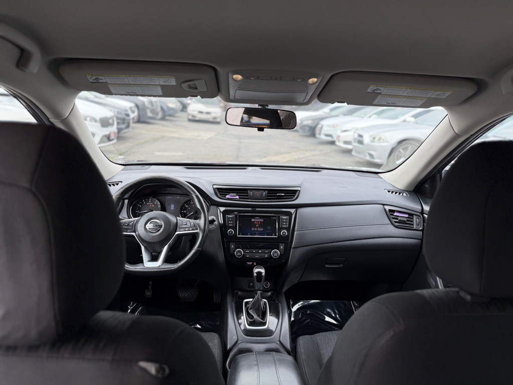 2018 Nissan Rogue Image 12