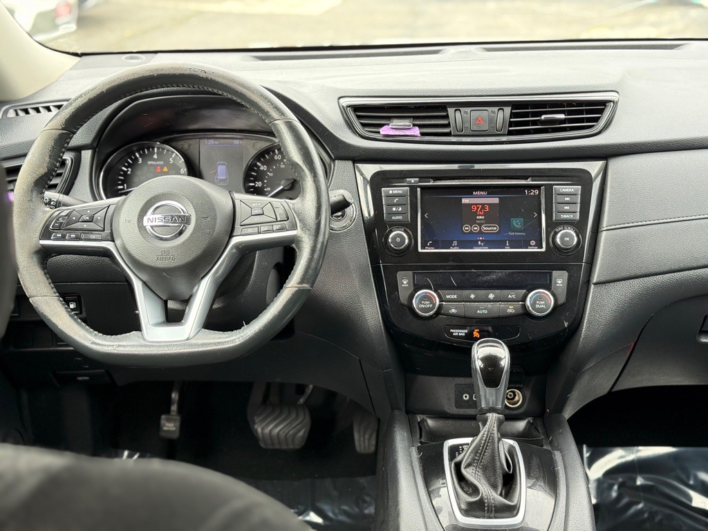 2018 Nissan Rogue Image 13