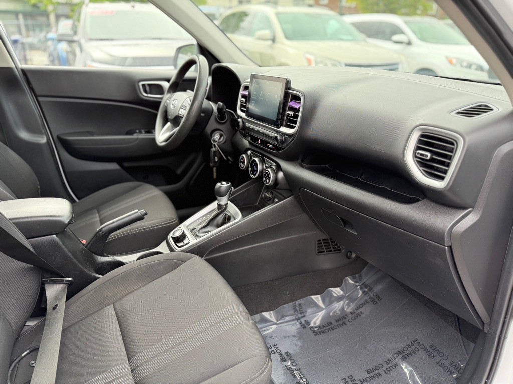 2020 Hyundai Venue Image 15