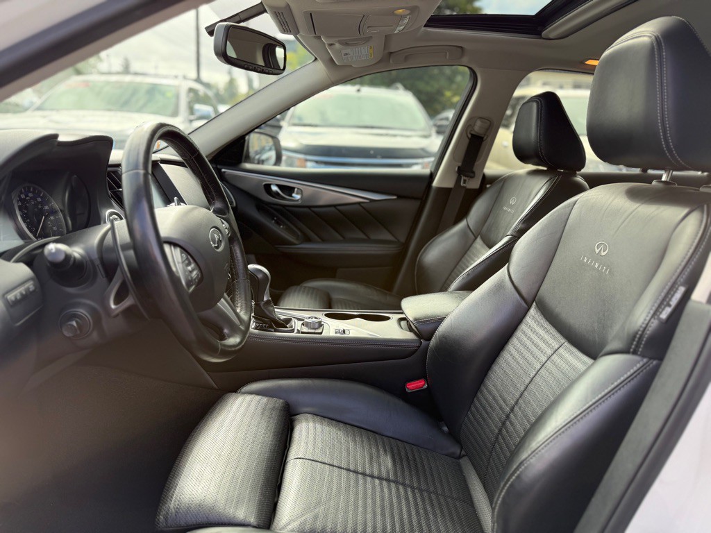 2014 INFINITI Q50 Image 9