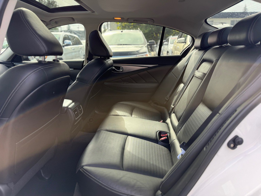 2014 INFINITI Q50 Image 11