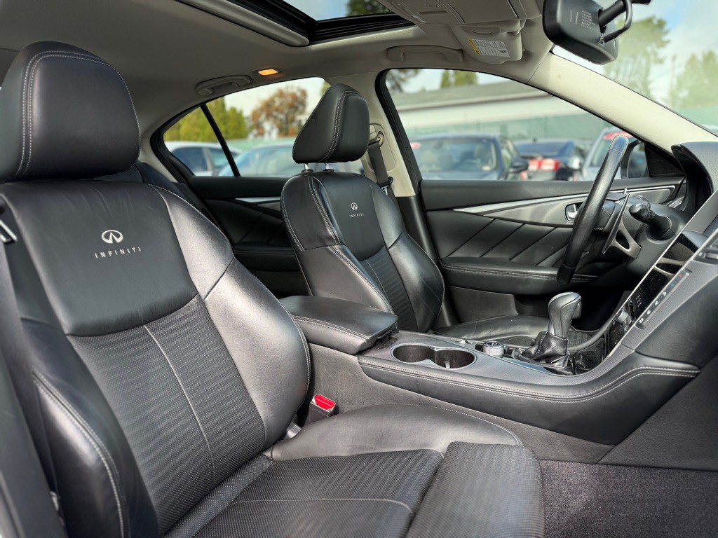 2014 INFINITI Q50 Image 16