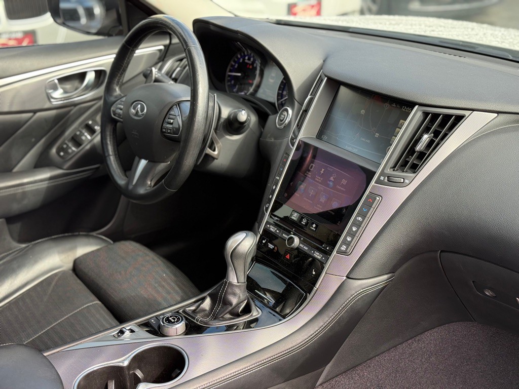 2014 INFINITI Q50 Image 17