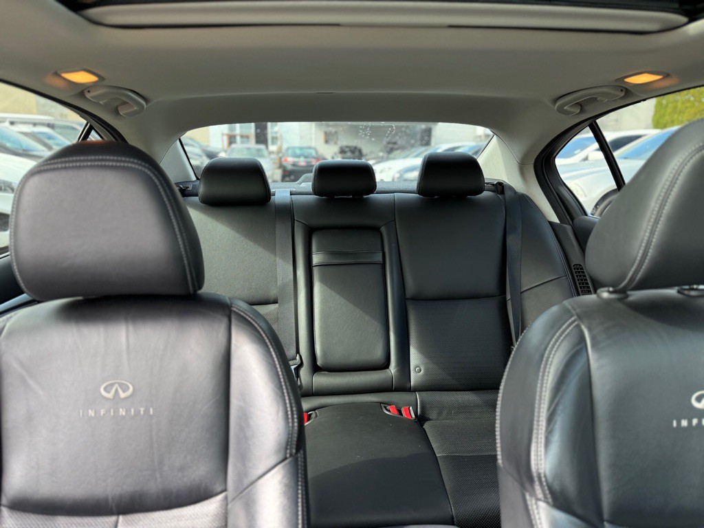 2014 INFINITI Q50 Image 18
