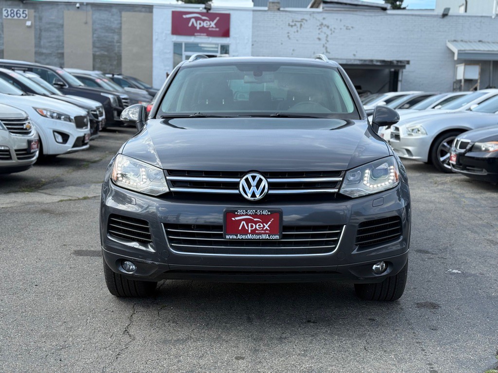 2011 Volkswagen Touareg Image 3