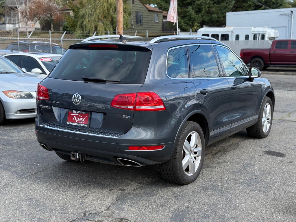 2011 Volkswagen Touareg Image 4