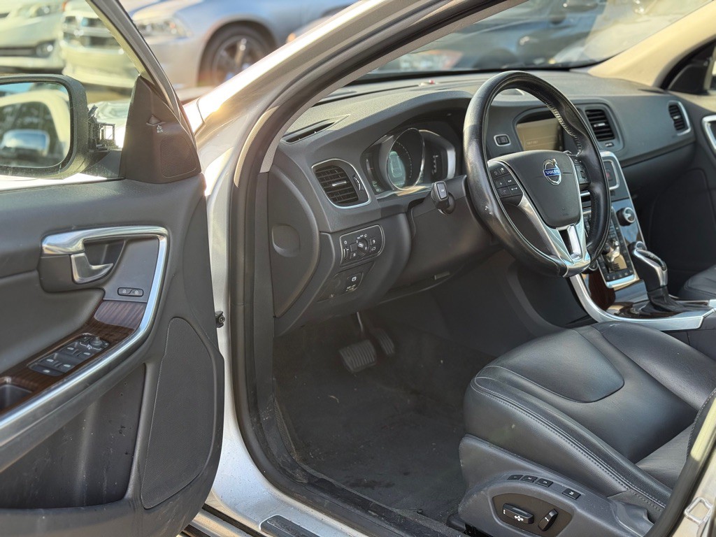 2015 Volvo V60 Image 8
