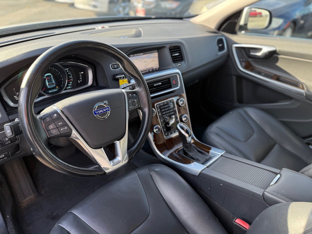 2015 Volvo V60 Image 10