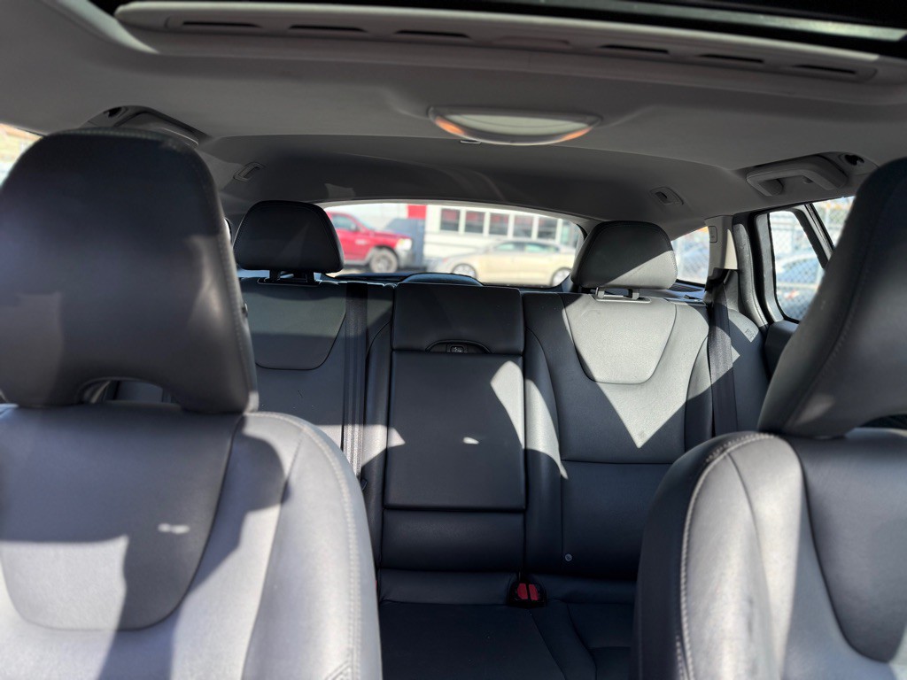 2015 Volvo V60 Image 18