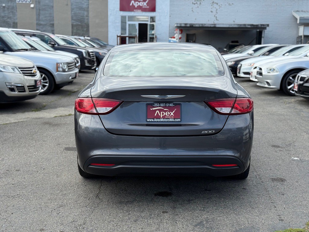2015 Chrysler 200 Image 6