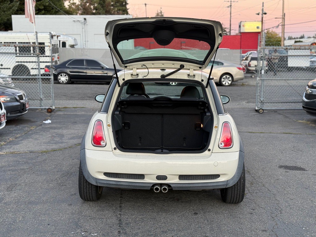 2006 MINI Cooper Image 7