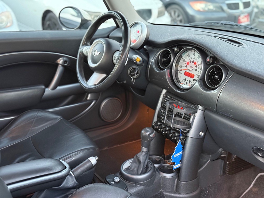2006 MINI Cooper Image 14