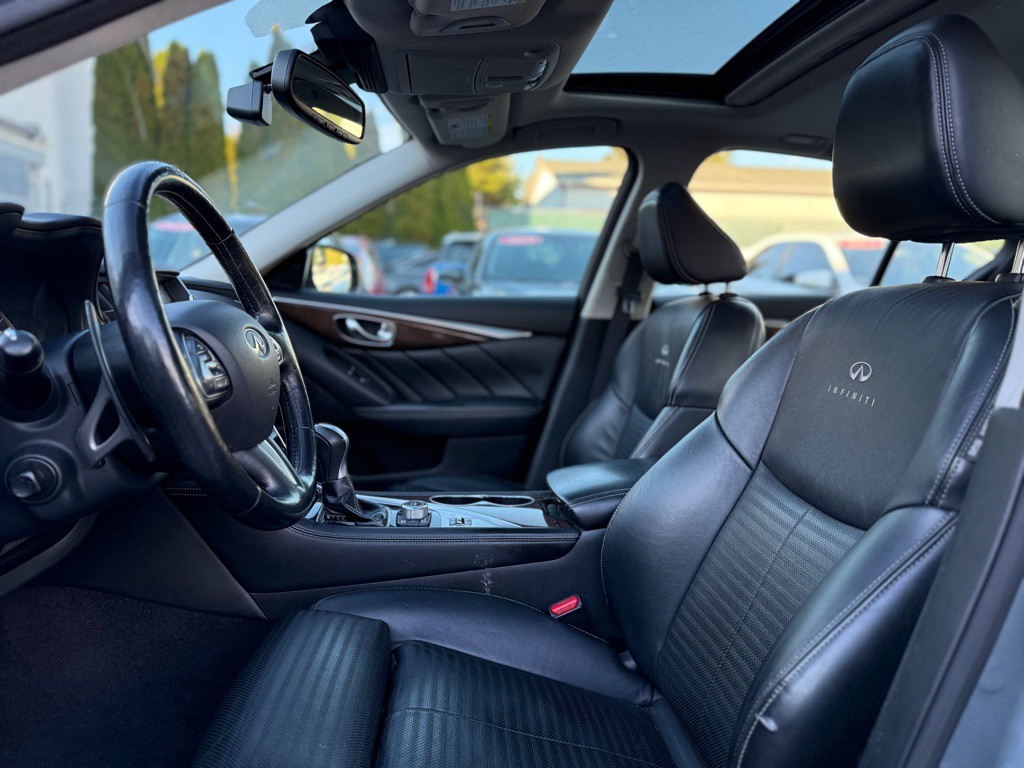 2014 INFINITI Q50 Image 9