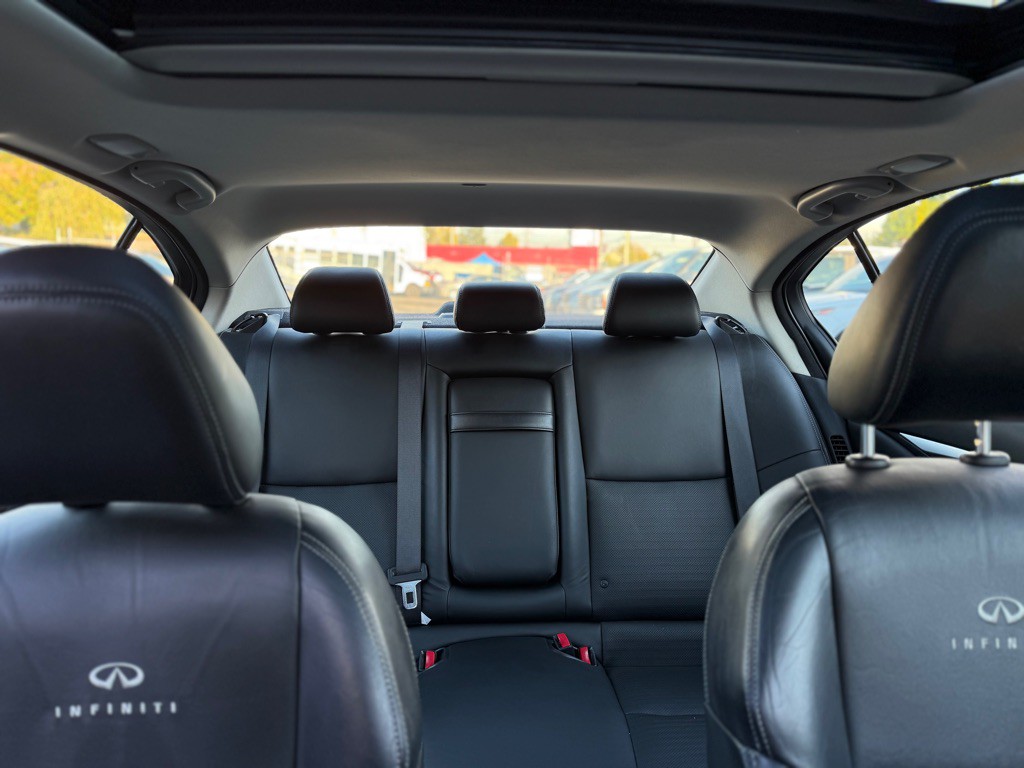 2014 INFINITI Q50 Image 18
