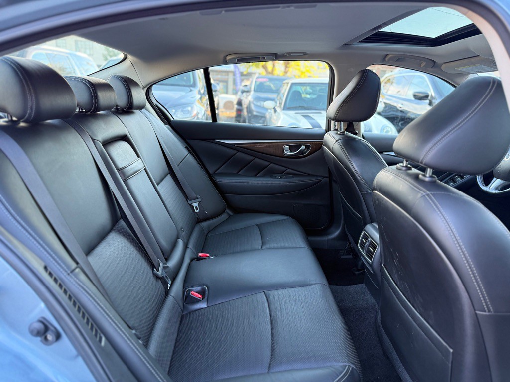 2014 INFINITI Q50 Image 19
