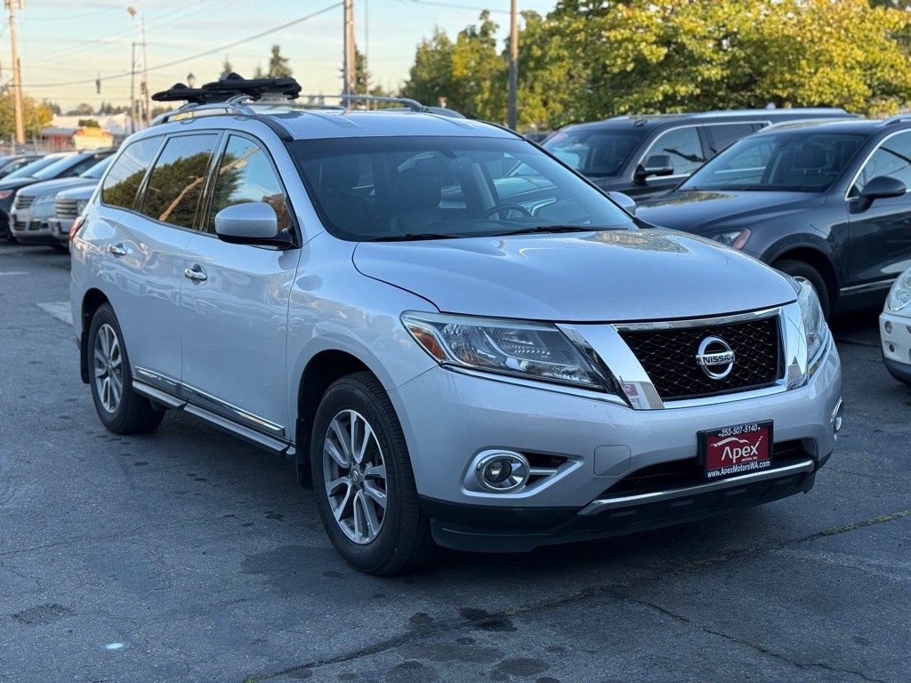 2014 Nissan Pathfinder Image 2