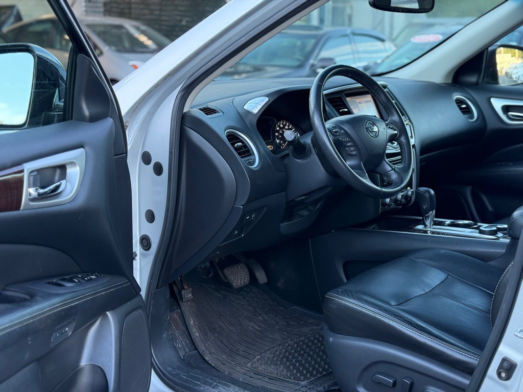 2014 Nissan Pathfinder Image 8