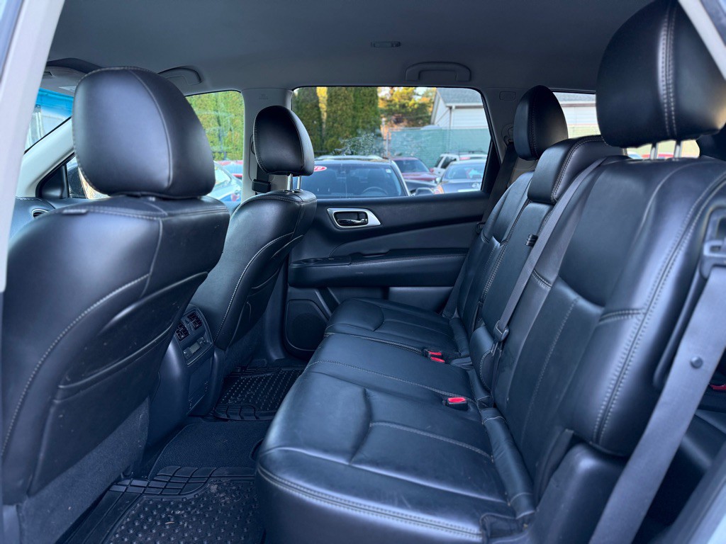 2014 Nissan Pathfinder Image 11