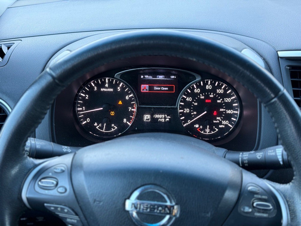 2014 Nissan Pathfinder Image 15