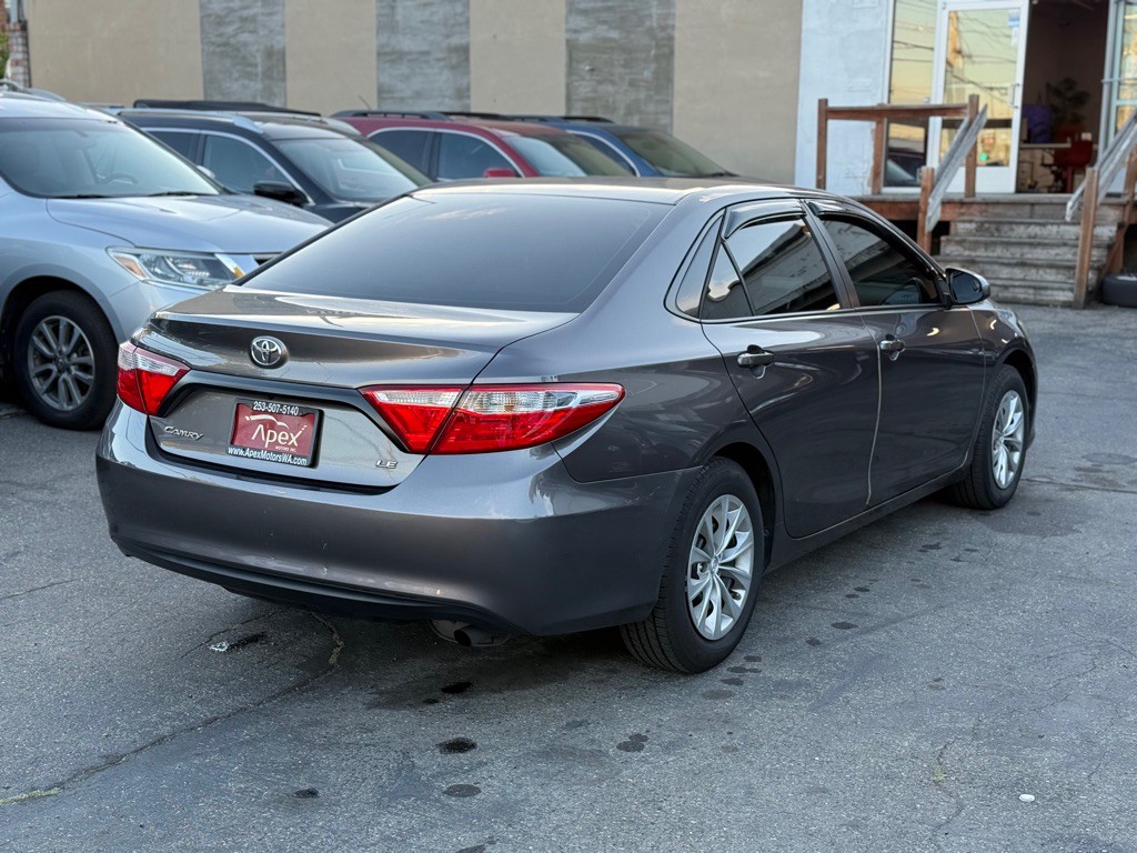2015 Toyota Camry Image 4