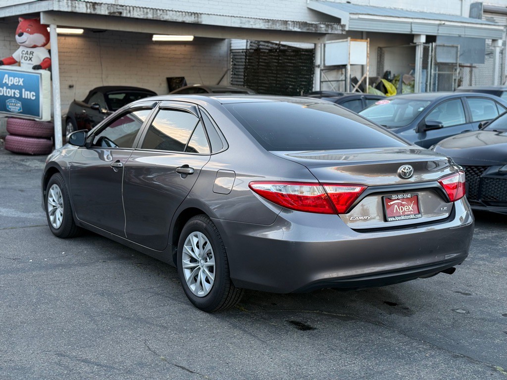2015 Toyota Camry Image 5