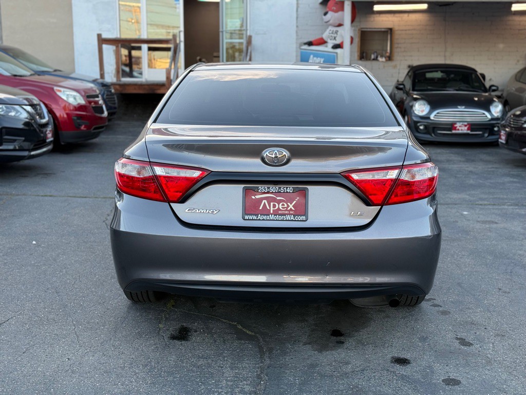2015 Toyota Camry Image 6