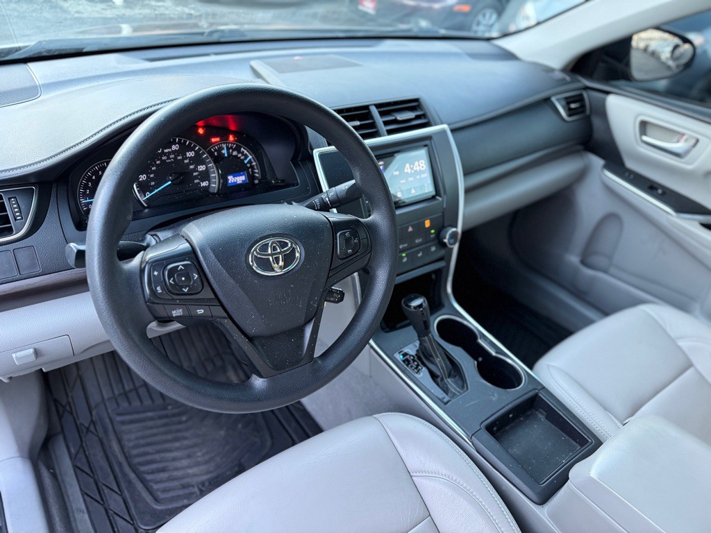 2015 Toyota Camry Image 10