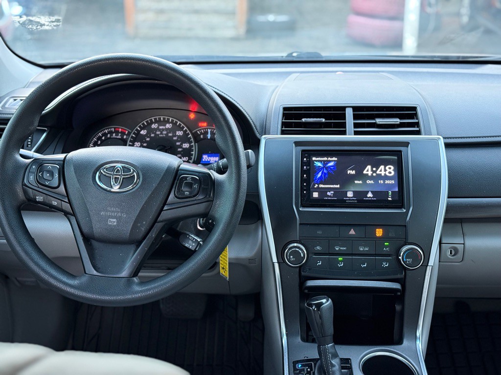 2015 Toyota Camry Image 13