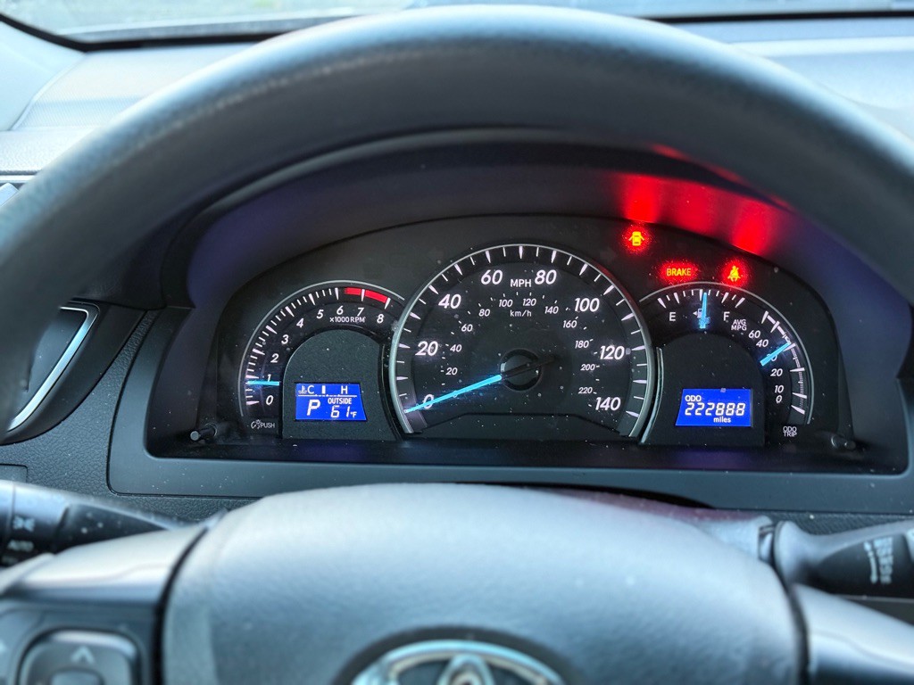 2015 Toyota Camry Image 14
