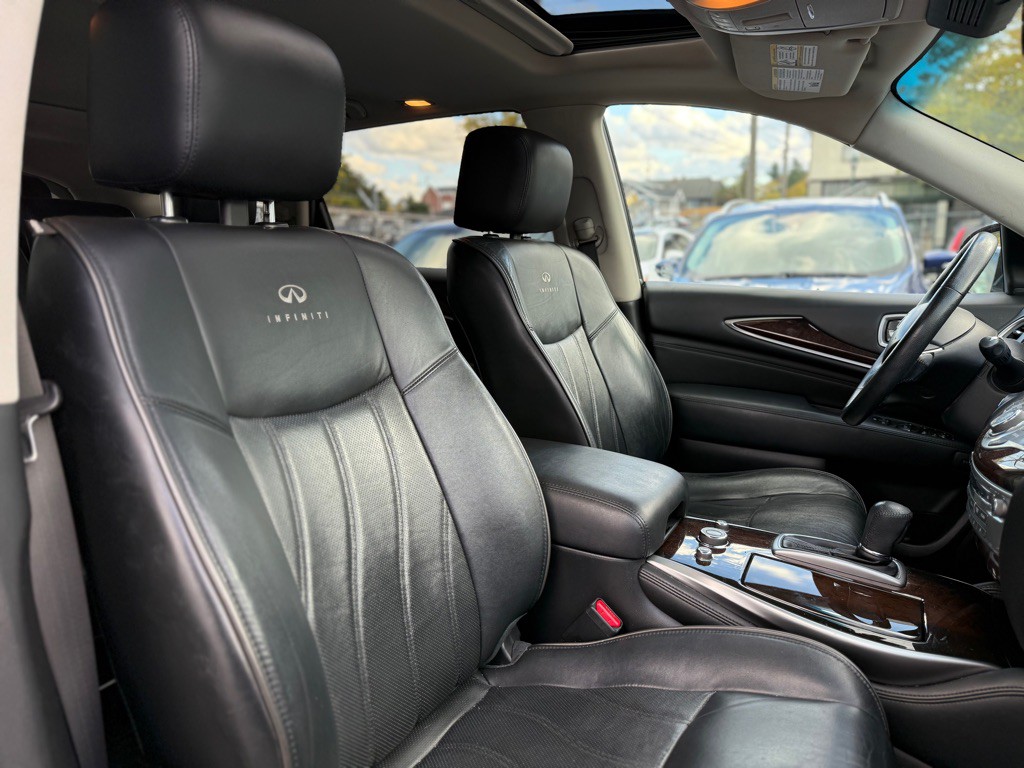 2013 INFINITI JX35 Image 16