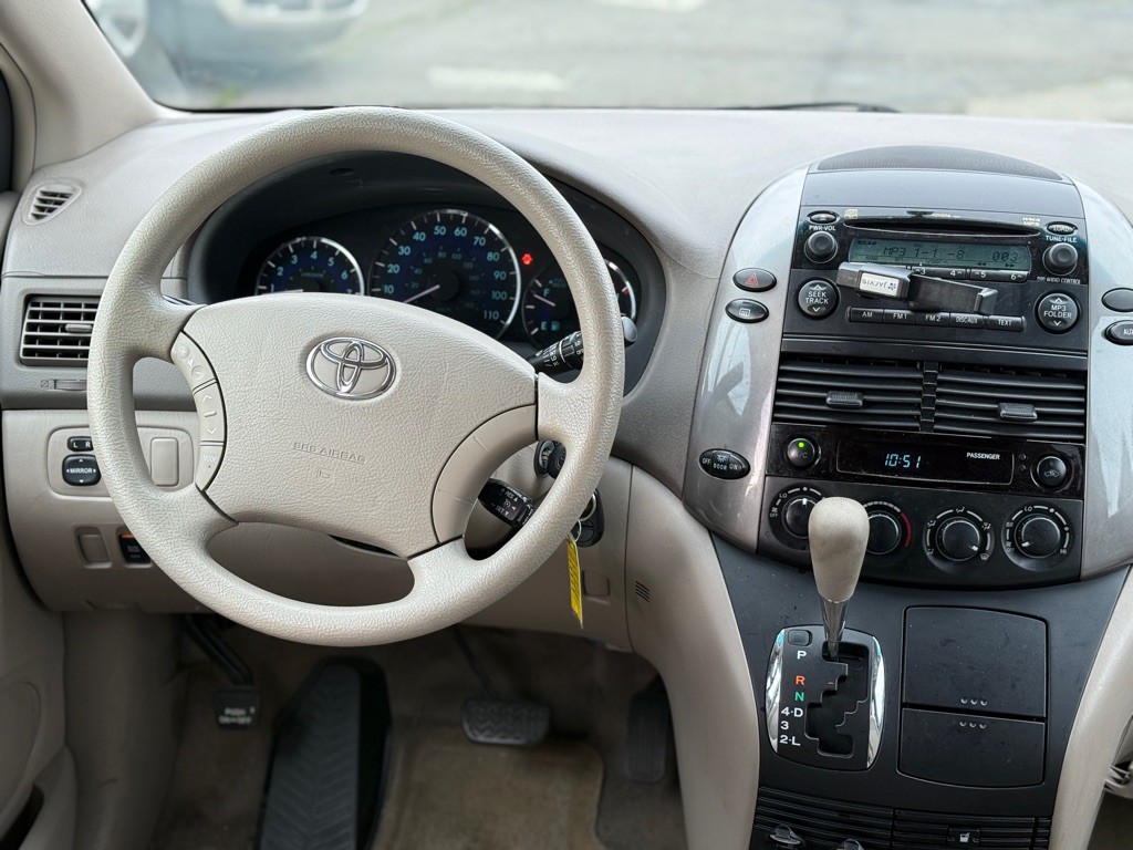 2006 Toyota Sienna Image 14