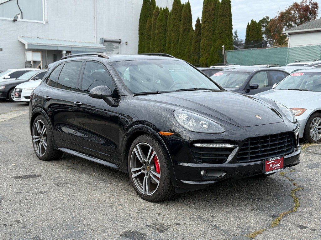 2013 Porsche Cayenne Image 2