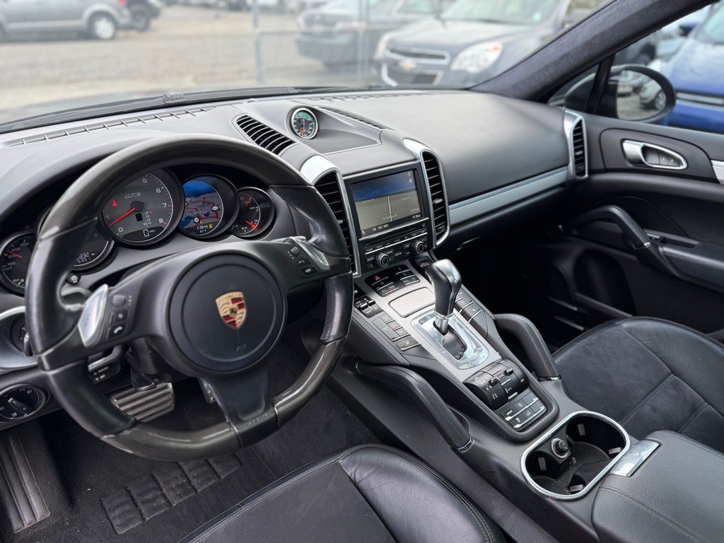 2013 Porsche Cayenne Image 10