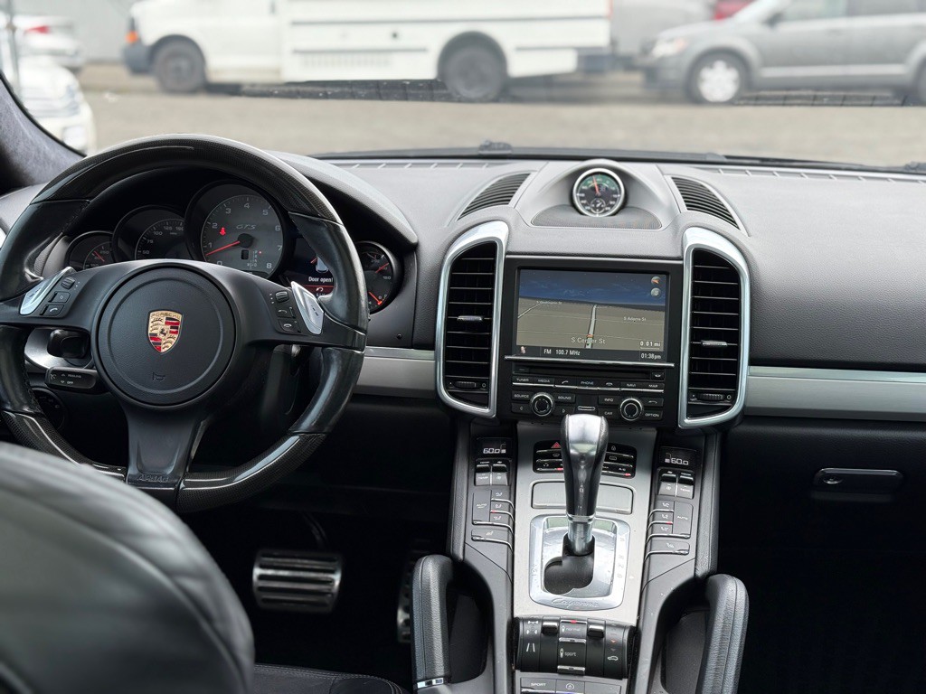2013 Porsche Cayenne Image 13