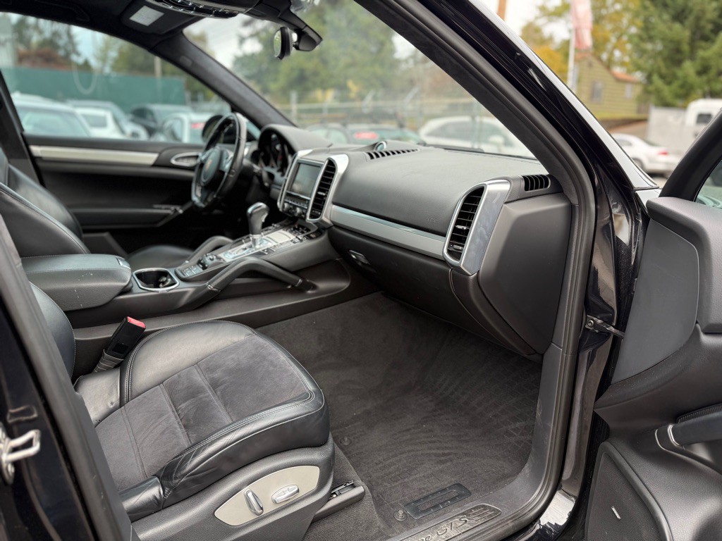 2013 Porsche Cayenne Image 15