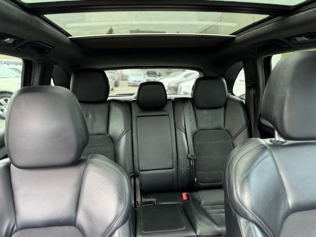 2013 Porsche Cayenne Image 18