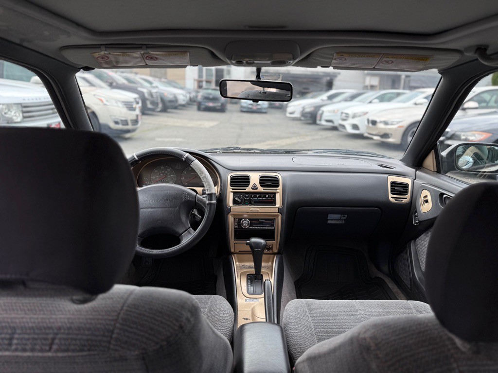 1999 Subaru Legacy Image 11