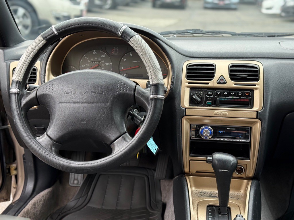 1999 Subaru Legacy Image 12