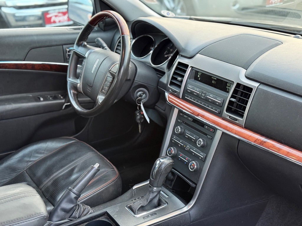 2010 Lincoln MKZ Image 16