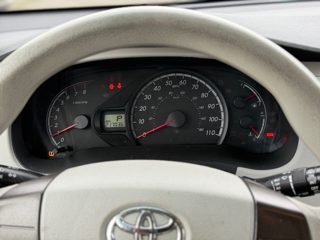 2012 Toyota Sienna Image 15