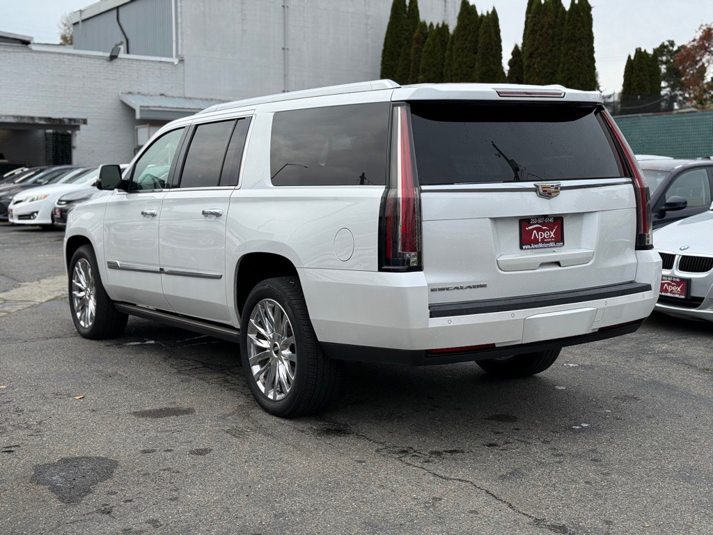 2016 Cadillac Escalade Image 5
