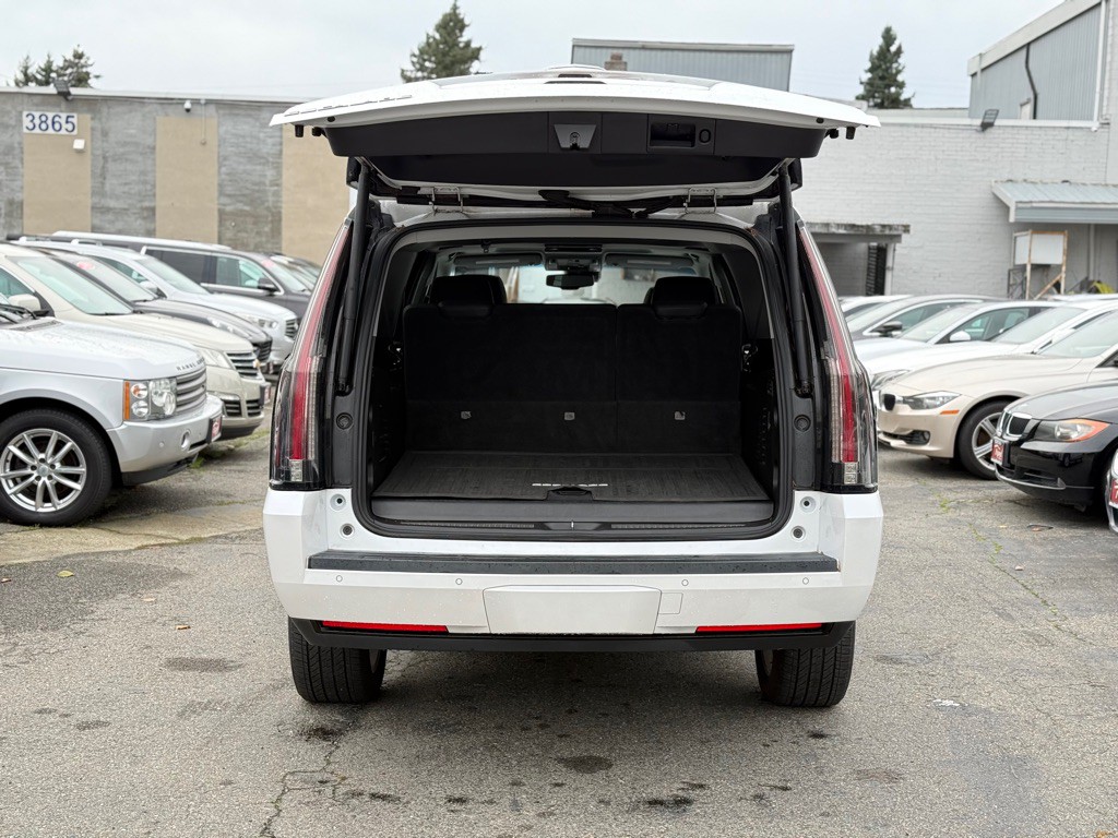 2016 Cadillac Escalade Image 7