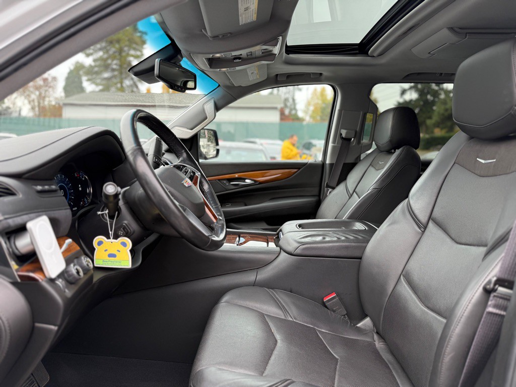2016 Cadillac Escalade Image 9
