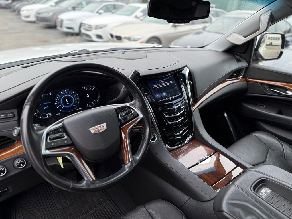 2016 Cadillac Escalade Image 10