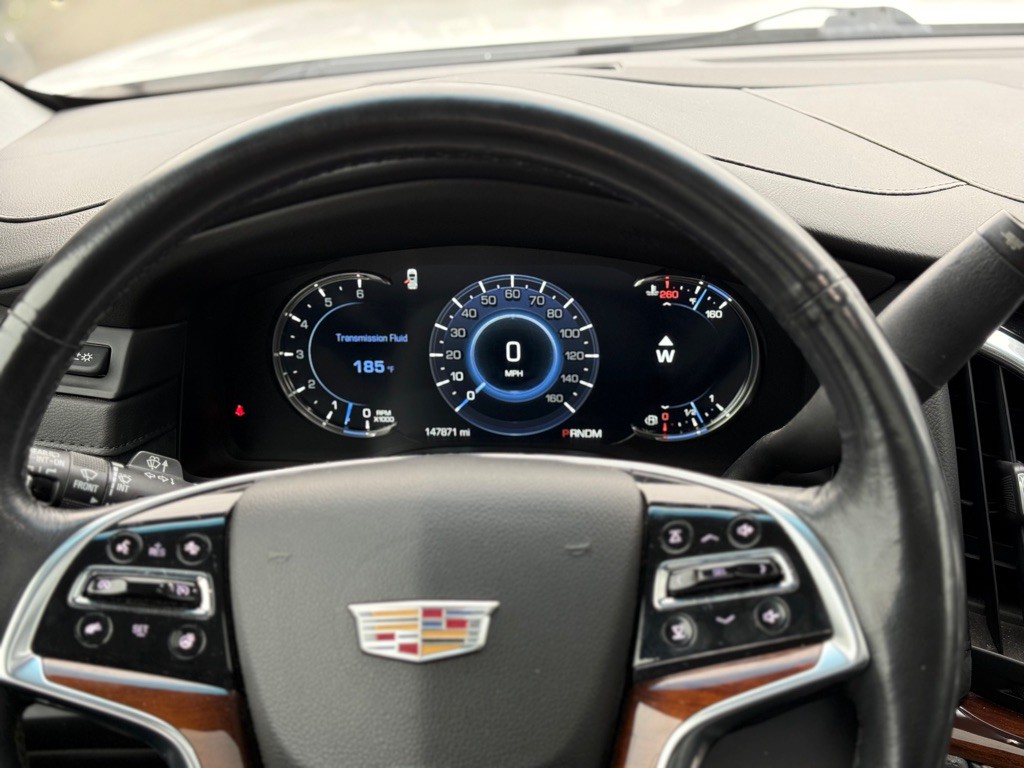 2016 Cadillac Escalade Image 17