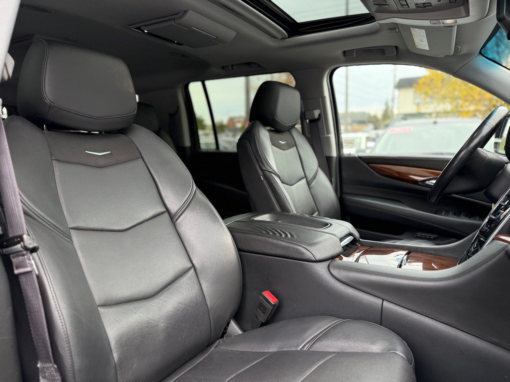 2016 Cadillac Escalade Image 19